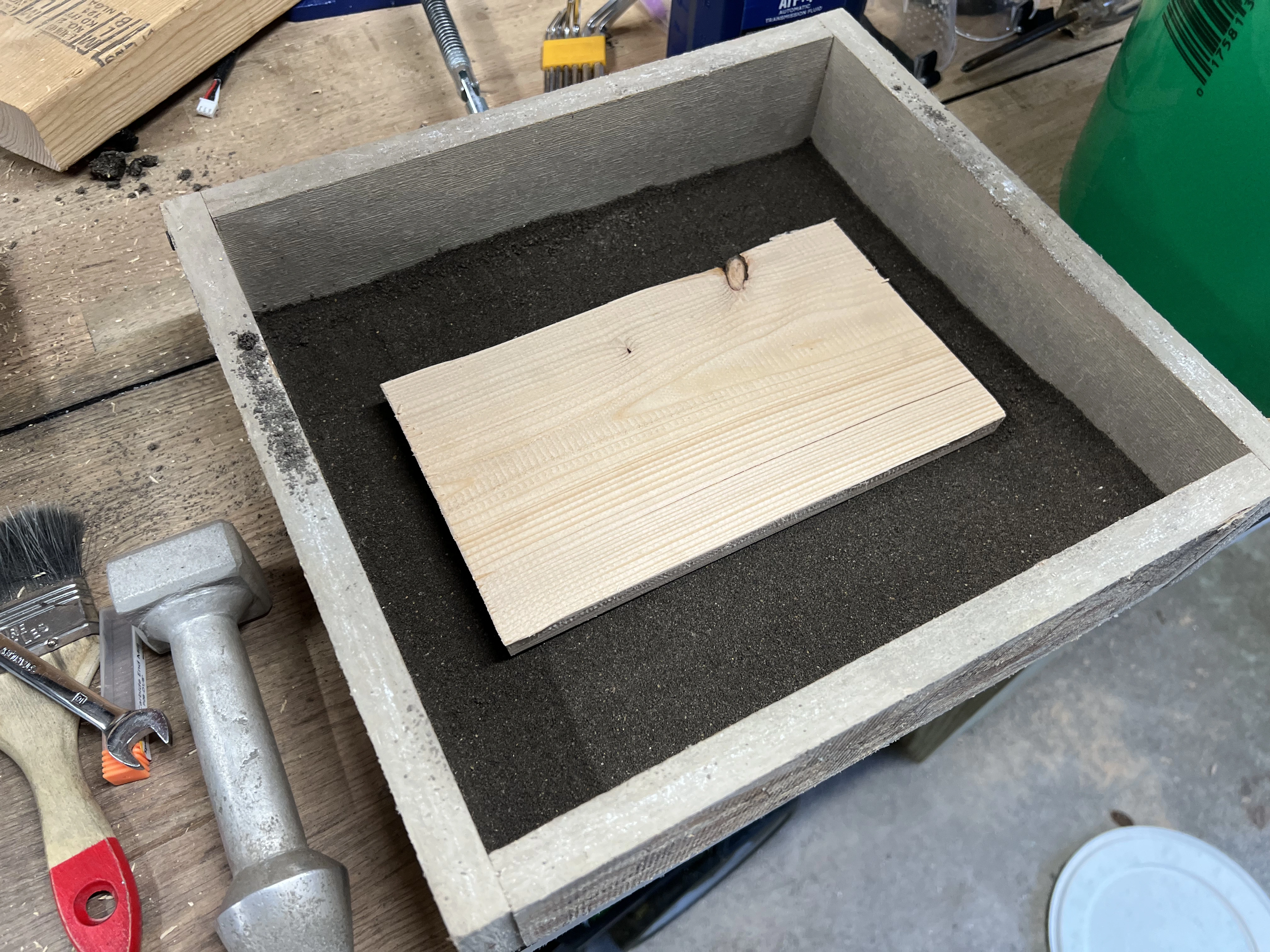 Sand casting setup for aluminum plate