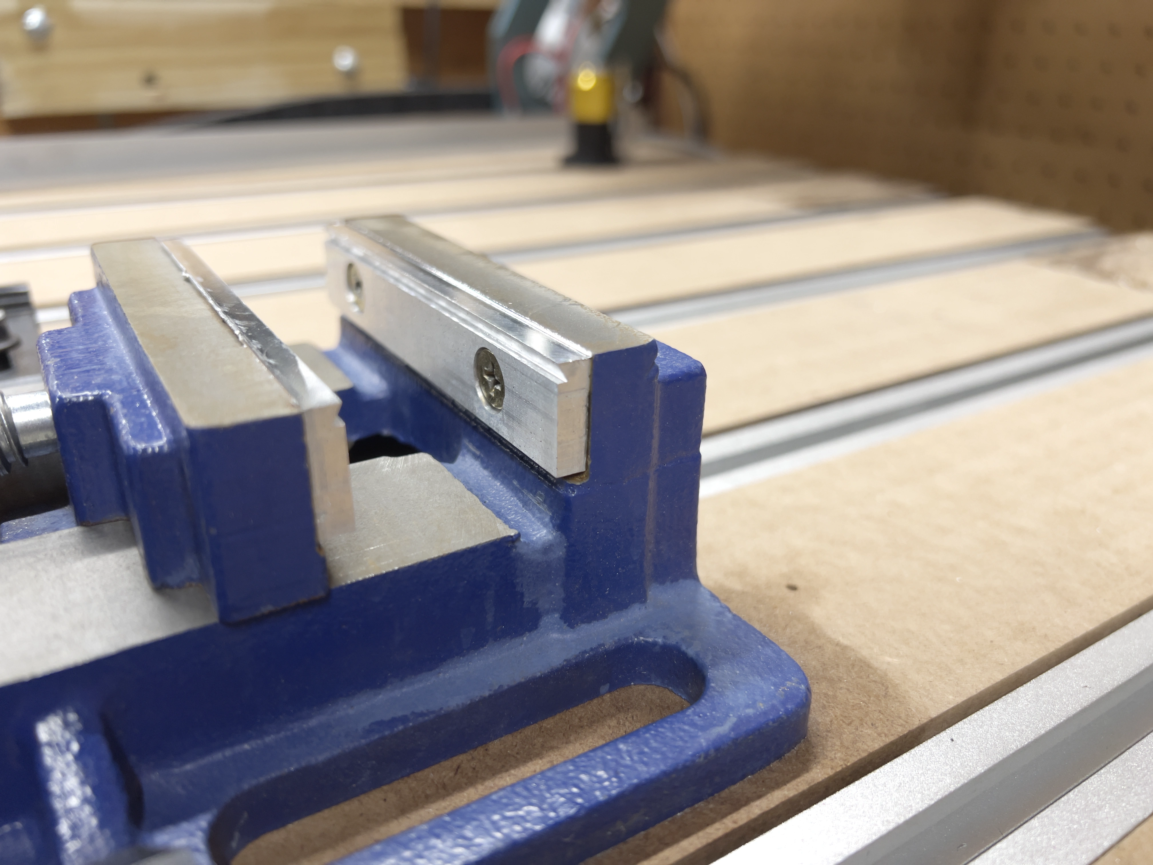 Dovetail vise jaws view 1